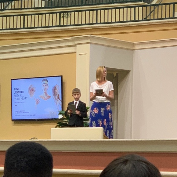 Meet your Posher, Mercedes - Picture 4 of 8